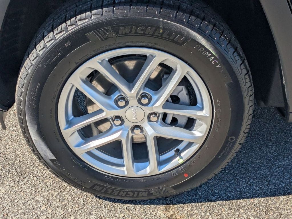 2025 Jeep Grand Cherokee GRAND CHEROKEE LAREDO X 4X2