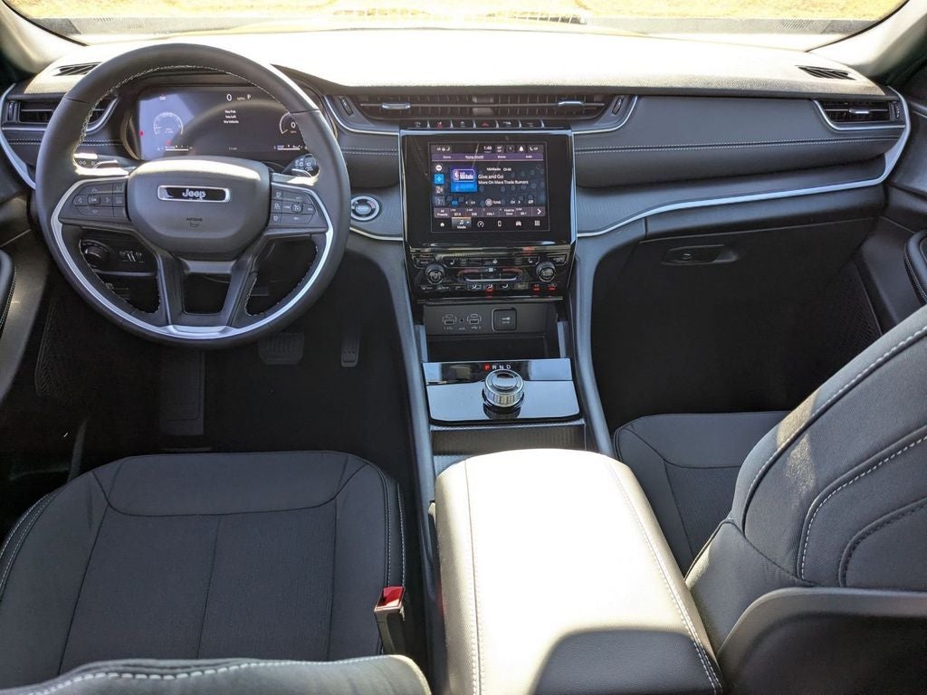 2025 Jeep Grand Cherokee GRAND CHEROKEE LAREDO X 4X2