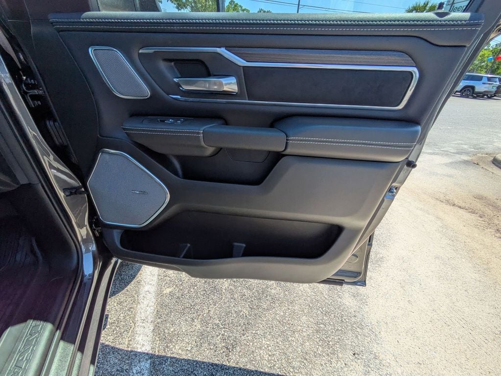 2025 RAM Ram 1500 RAM 1500 LARAMIE CREW CAB 4X4 5'7' BOX