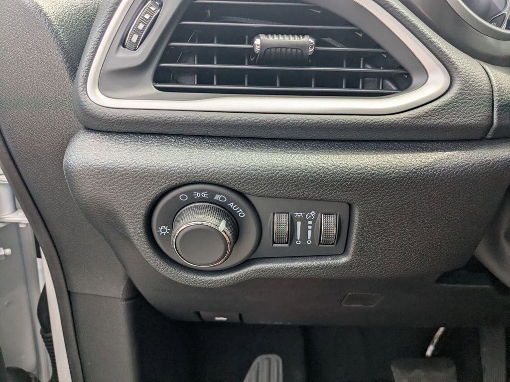 2026 Chrysler Voyager VOYAGER LX