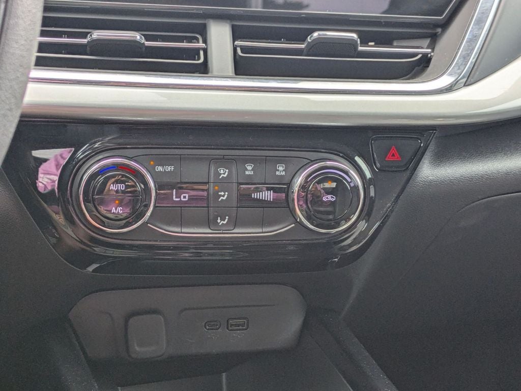 2025 Chevrolet Trax FWD LT