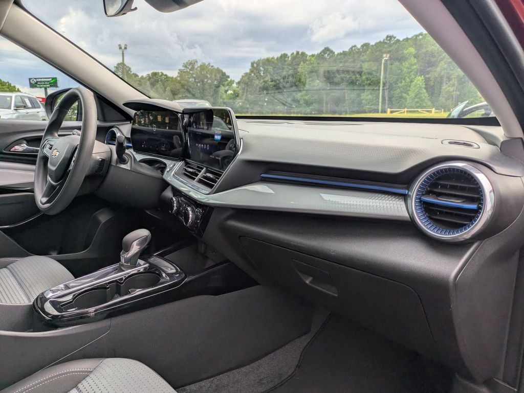 2025 Chevrolet Trax FWD LT